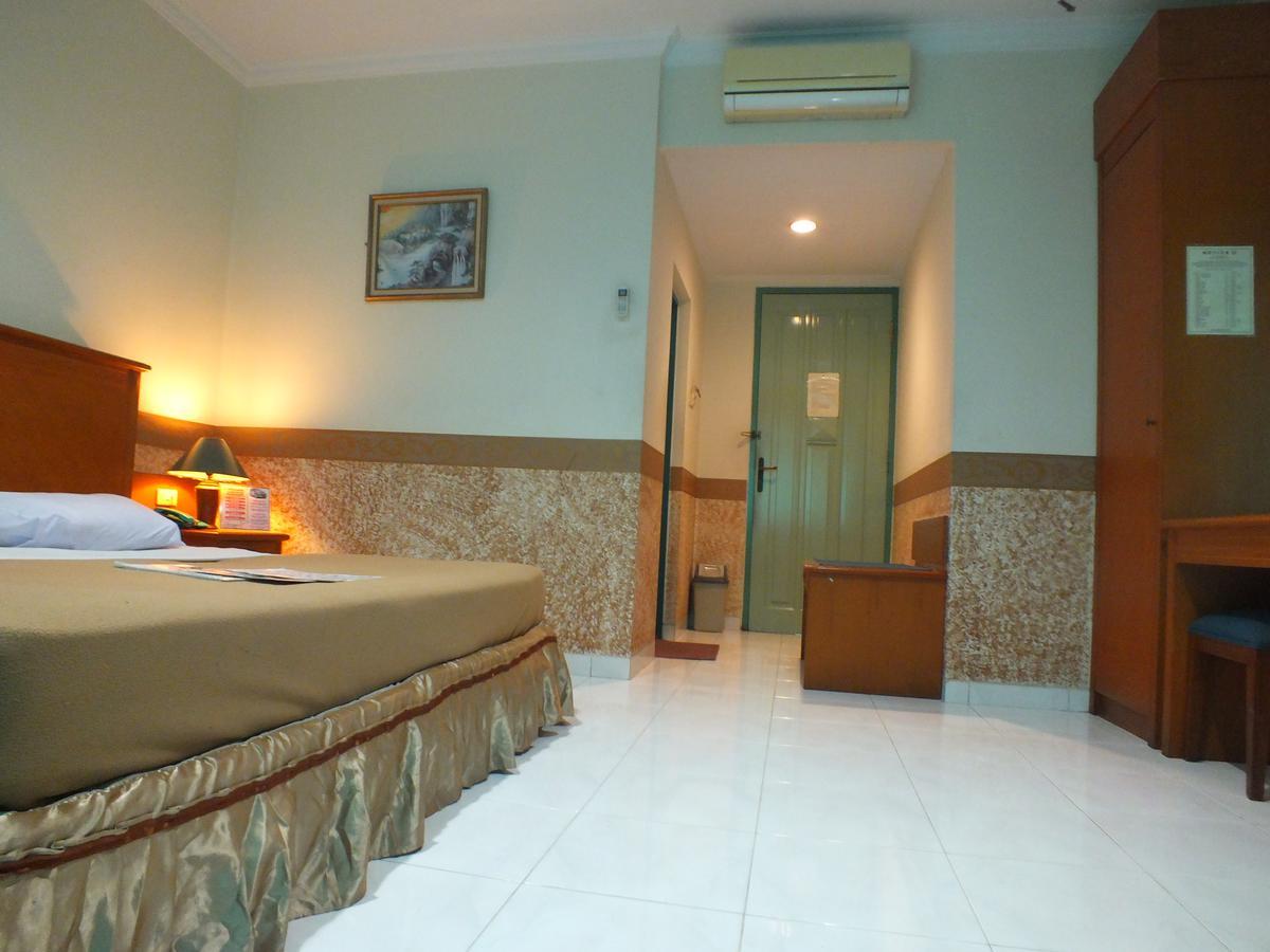 Hotel Puri Kwitang Джакарта Экстерьер фото