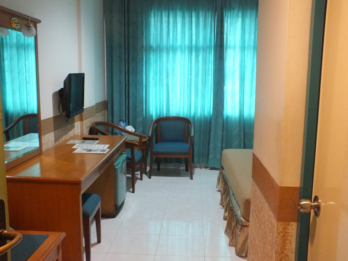Hotel Puri Kwitang Джакарта Экстерьер фото